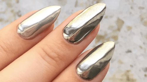 Water Nails vs Chrome Nails: Which One Wins in 2025?