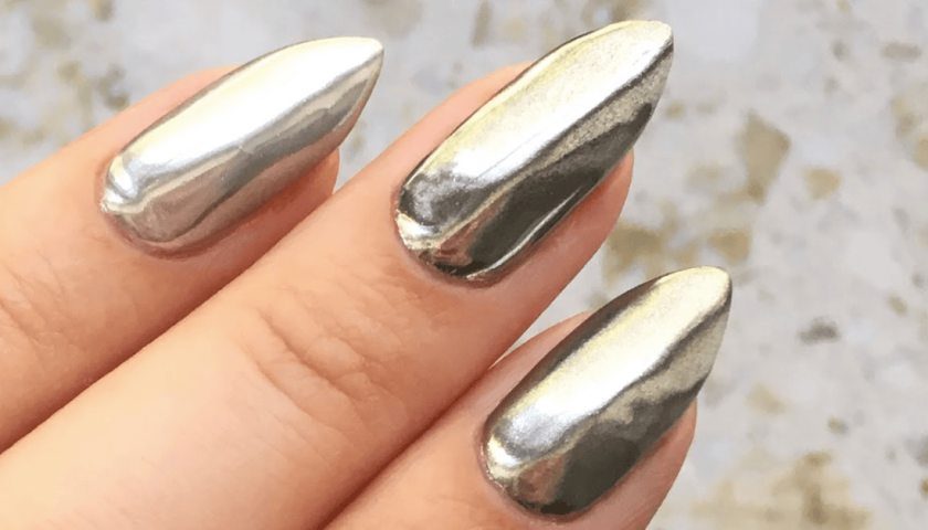 Water Nails vs Chrome Nails: Which One Wins in 2025?